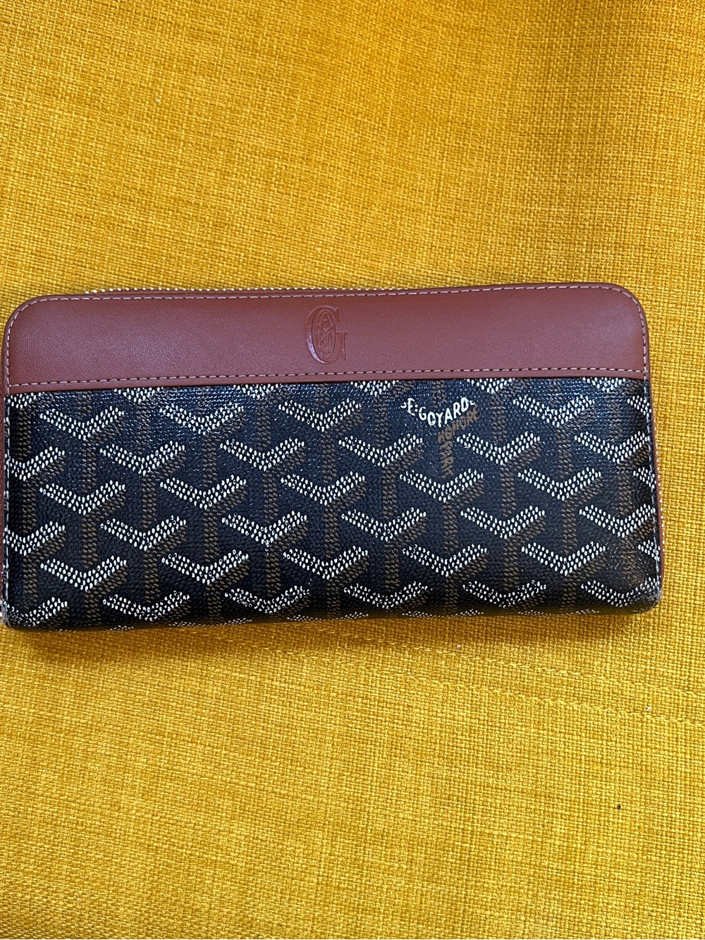 Chevron Logo Wallet in Brown